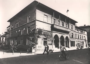 Huğdan Gökdelene (321)