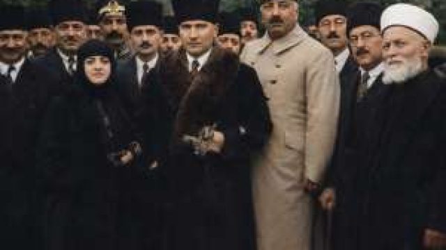Ataturk-Mersinde.jpg